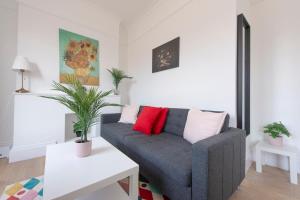 Split-level spacious family apartment