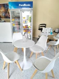 Island Hopperz Hostel Cafe Workspace Buds