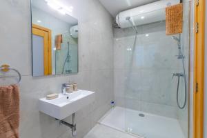 New Spacious Apartment 3Bdr 2 Bth Bugibba
