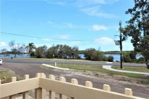 Bear's Hideaway - Mitchells Island