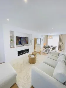 Le Luxury Lodge - 8 Voyageurs - Parking et Wifi - 米萨讷