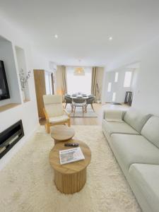 Villas Le Luxury Lodge - 8 Voyageurs - Parking et Wifi : Villa