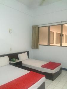 Thairungruang Backpackers Suratthani In Thailand Room - 