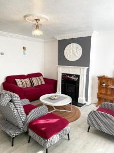 Romford Town House - 4-5 Bedroom