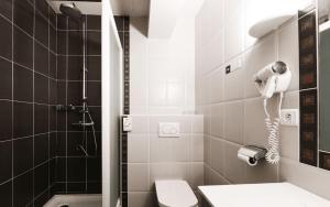 Hotels Logis Hotel Etchemaite : photos des chambres