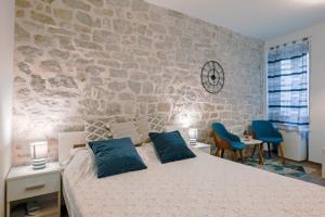 Ana Stylish Suite in old town