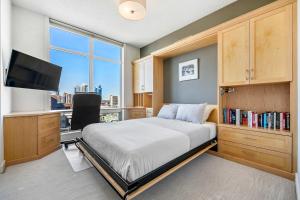 Urban Oasis - 2BR Condo Downtown Large Balcony