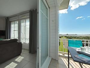 Appartements Appartement 3 pieces avec balcon a 700m de la plage - 6 couchages, garage, classe 3 etoiles - FR-1-224-710 : photos des chambres