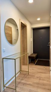 Cozy 2-Bedroom Seaside Apartment