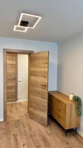 Cozy 2-Bedroom Seaside Apartment