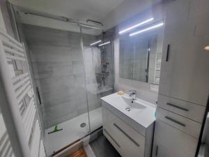 Appartement à Cauterets avec parking privé et coin montagne - FR-1-812-34