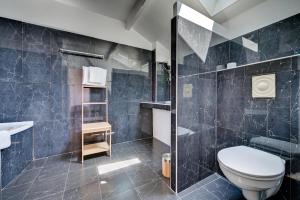 Hotels Logis Hotel Le Blason de Provence : Chambre Double avec Terrasse