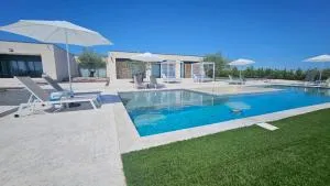 Villa signature piscine jacuzzi - Mas-de-Ponge