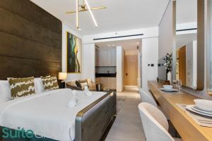 Chic Studio with Pool Access in The Autograph