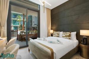 Chic Studio with Pool Access in The Autograph