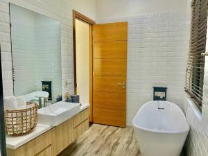 Villa 012 Coastar Hồ Tràm