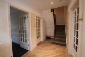 Contractors , NHS Staff , Next to Hospital - 1 Bedroom in 4 Bedroom House SR3