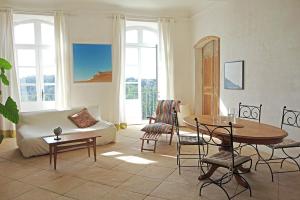 Appartements Le Balcon sur Grignan : Appartement 2 Chambres avec Balcon