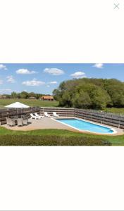 Maisons de vacances Maison Pierre 3 bedroom house with swimming pool : photos des chambres