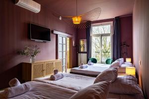 Quadruple Room with Private Bathroom room in B&B Willem II