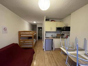 Charmant T2 à Barcelonnette avec balcon et parking - FR-1-804-43