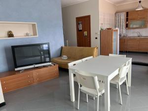 CASA di PIETRO sulla BAIA