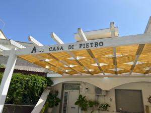 CASA di PIETRO sulla BAIA