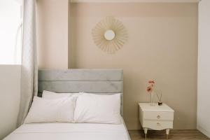 Room in Condo - Spacious Barkada Gathering