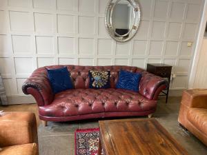 Little Monmouth 4 bedroom cottage, Old town Lyme Regis, dog friendly and parking