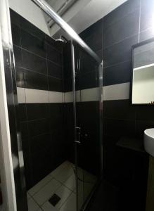 Monastiraki 101 SuperHost Hub