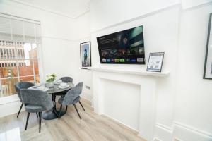 The Cheltenham Suites - Elegant 1 Bed Apartment