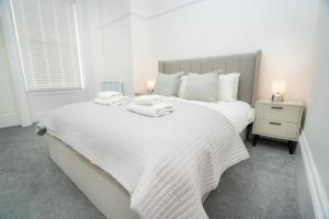 The Cheltenham Suites - Elegant 1 Bed Apartment