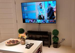 Spacious Family Suite, 2BR, Pool view, TV, Karaoke