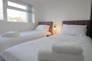 3Bed Central Flat - free parking