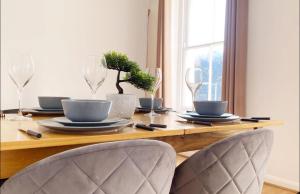 Luxury Two Bed Chelsea Retreat