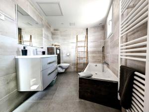 Maisons de vacances Villa plein Sud, clim et piscine, 6 a 8 personnes : photos des chambres