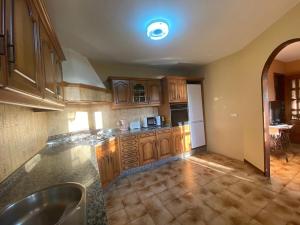 Country house with large garden next to the beach