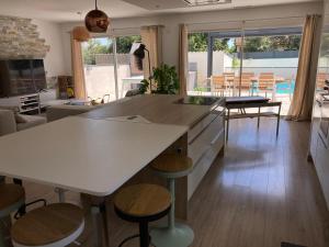 Maisons de vacances Villa plein Sud, clim et piscine, 6 a 8 personnes : photos des chambres