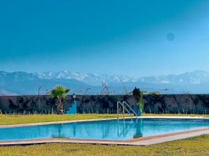 Family villa with swimming pool and a wonderful mountain view Family Only