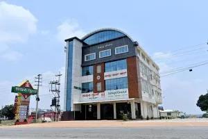 Hotel Udupi Grand - Hirisāve