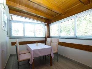 Cozy apartment with spacious garden