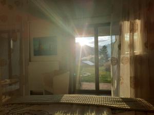 Inspiration - zwei Terrassen mit Seeblick und Garten