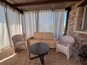 Villa Mary con ampio giardino e accesso in piscina