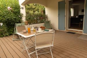 Maisons de vacances Maisonnette dans les Alpilles CLASSEE 3 ETOILES TOURISME : photos des chambres