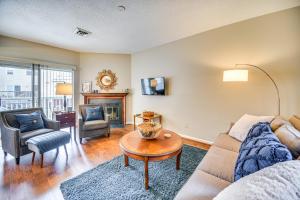 Home 5 Mi to Colonial Pkwy, 11 Mi to Busch Gardens - 3hvězdičkové hotely ve městě Williamsburg