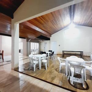 CASA - 5 quartos - 4 vagas de garagem