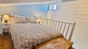 Lovely one bedroom apartment in the old town of Antibes