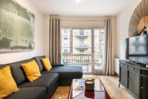 Spacious and elegant oasis in the best location, Eixample Barcelona