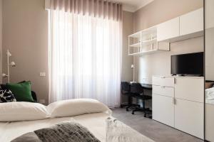 Youhosty - 3 Bedroom Apartment Citta Studi