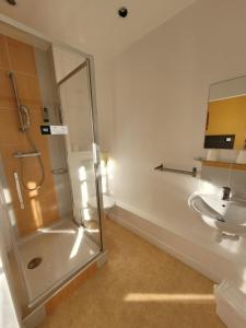 Hotels Hotel Logis Au Moyne de Saire : photos des chambres